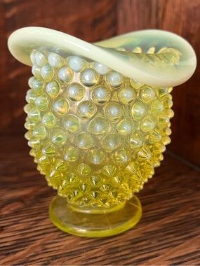 Vintage Fenton Uranium Topaz Hobnail Opalescent Vaseline Glass Bud Vase,~3.50”
